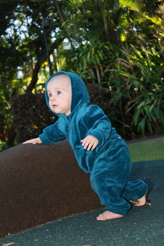 2009-11-06 22-02-58_2.jpg - Julian guckt auch schon ganz Psychodelisch...